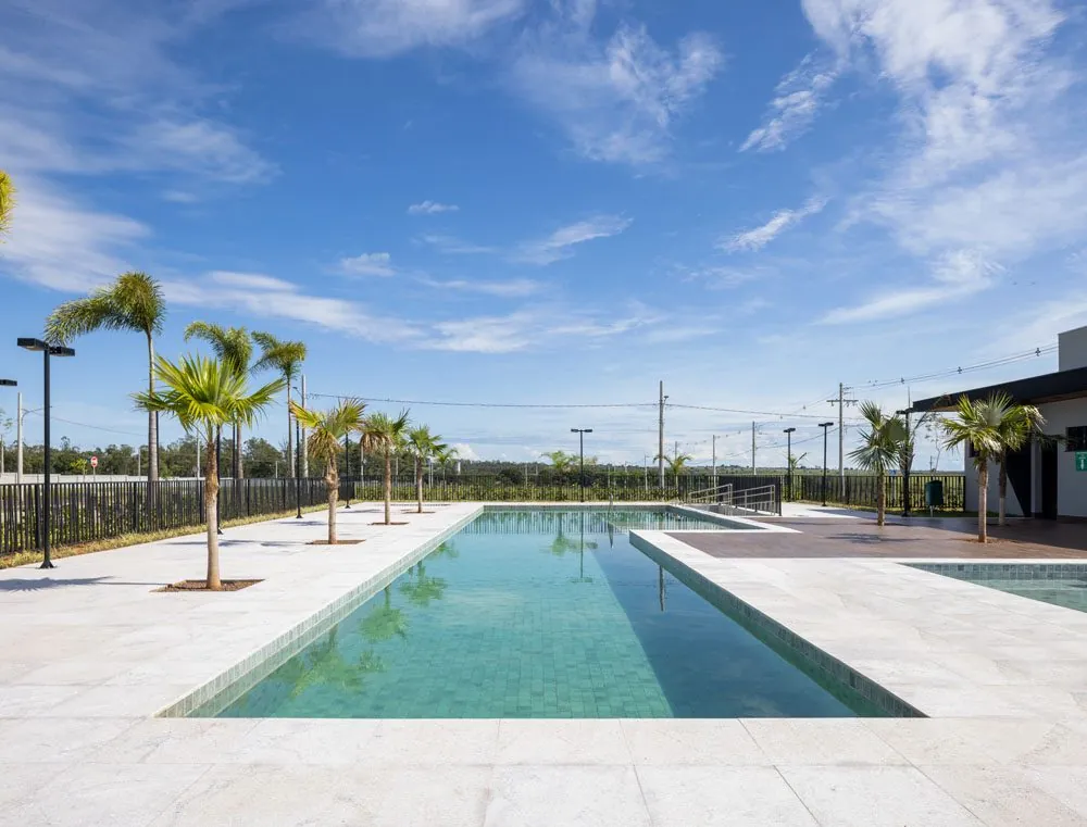 Piscina do condomínio